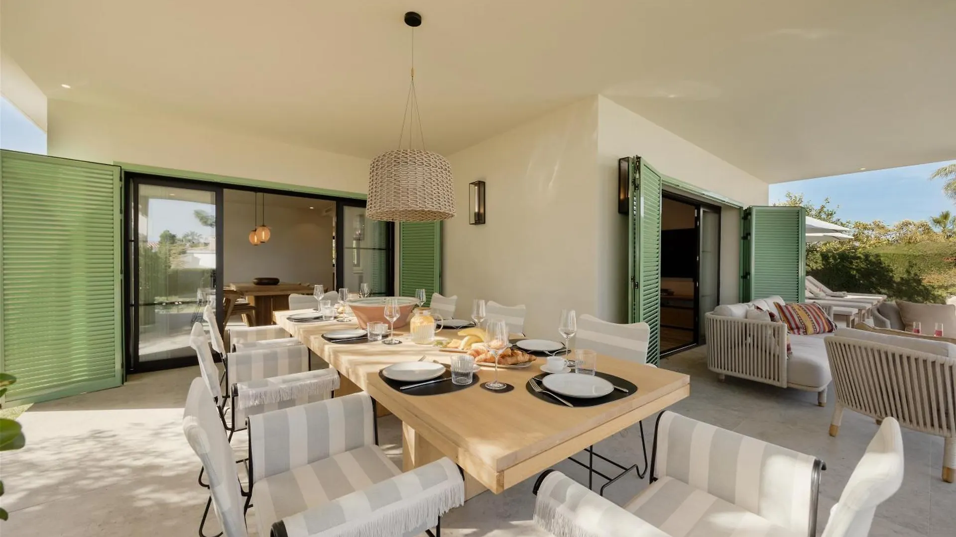 Mediterranean Villa, On One Floor, With Private Heated Pool, Large Garden And Terrace, With Barbecue, And Close To The Sea, In La Cala De Mijas 0*,  Spain