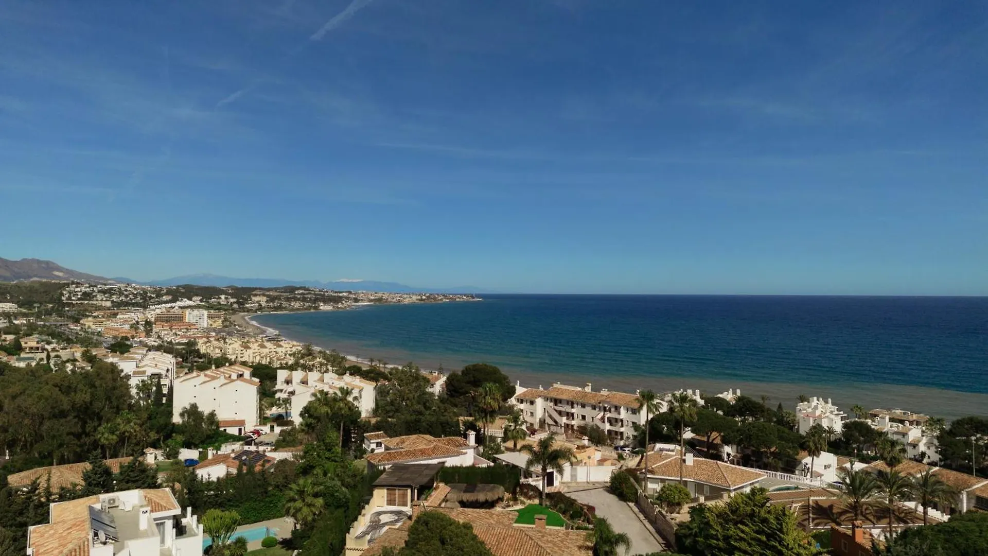 Mediterranean Villa, On One Floor, With Private Heated Pool, Large Garden And Terrace And Close To The Sea, In La Cala De Mijas Spain