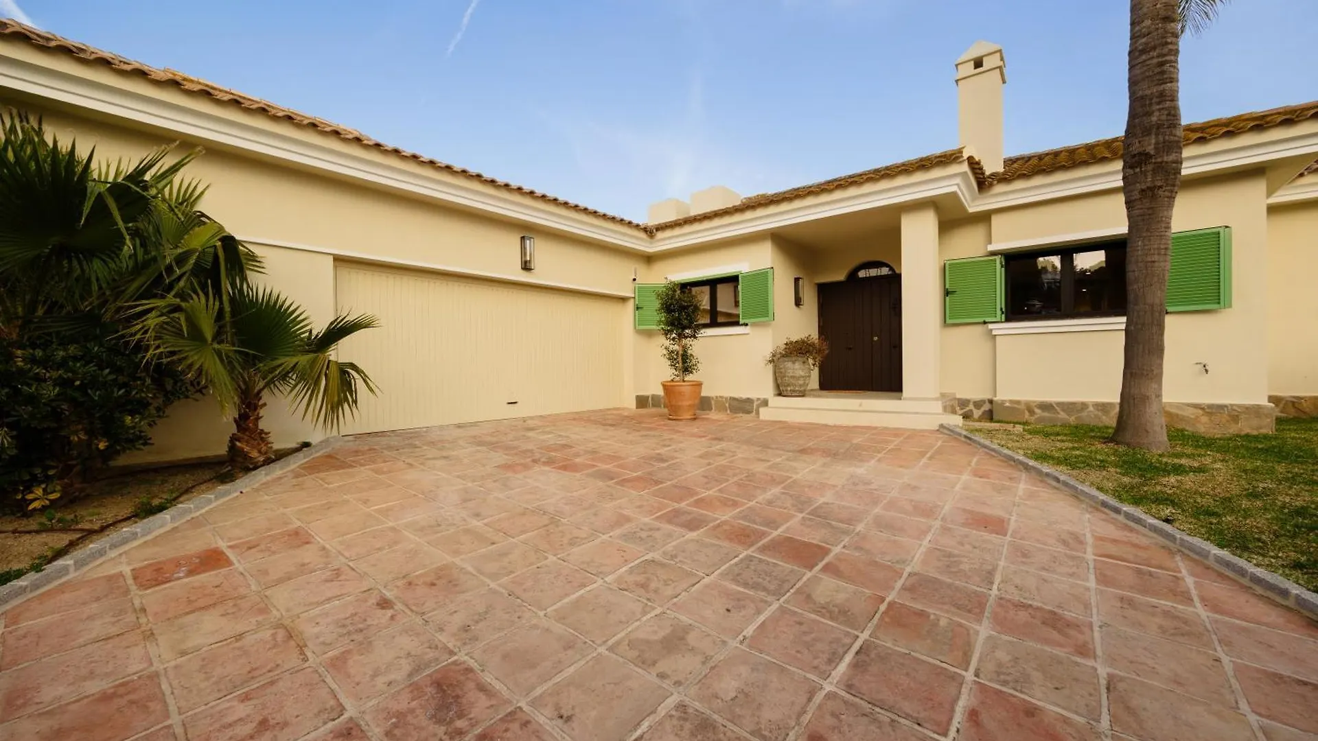 Villa Mediterranean Villa, On One Floor, With Private Heated Pool, Large Garden And Terrace And Close To The Sea, In La Cala De Mijas