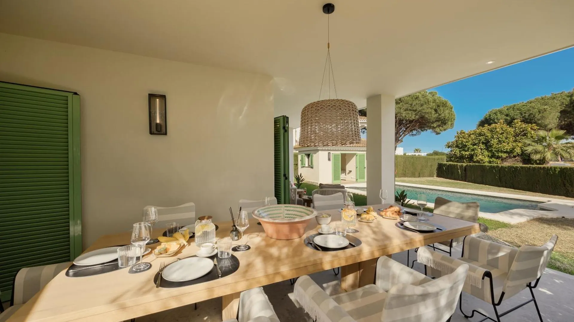 Mediterranean Villa, On One Floor, With Private Heated Pool, Large Garden And Terrace And Close To The Sea, In La Cala De Mijas Villa