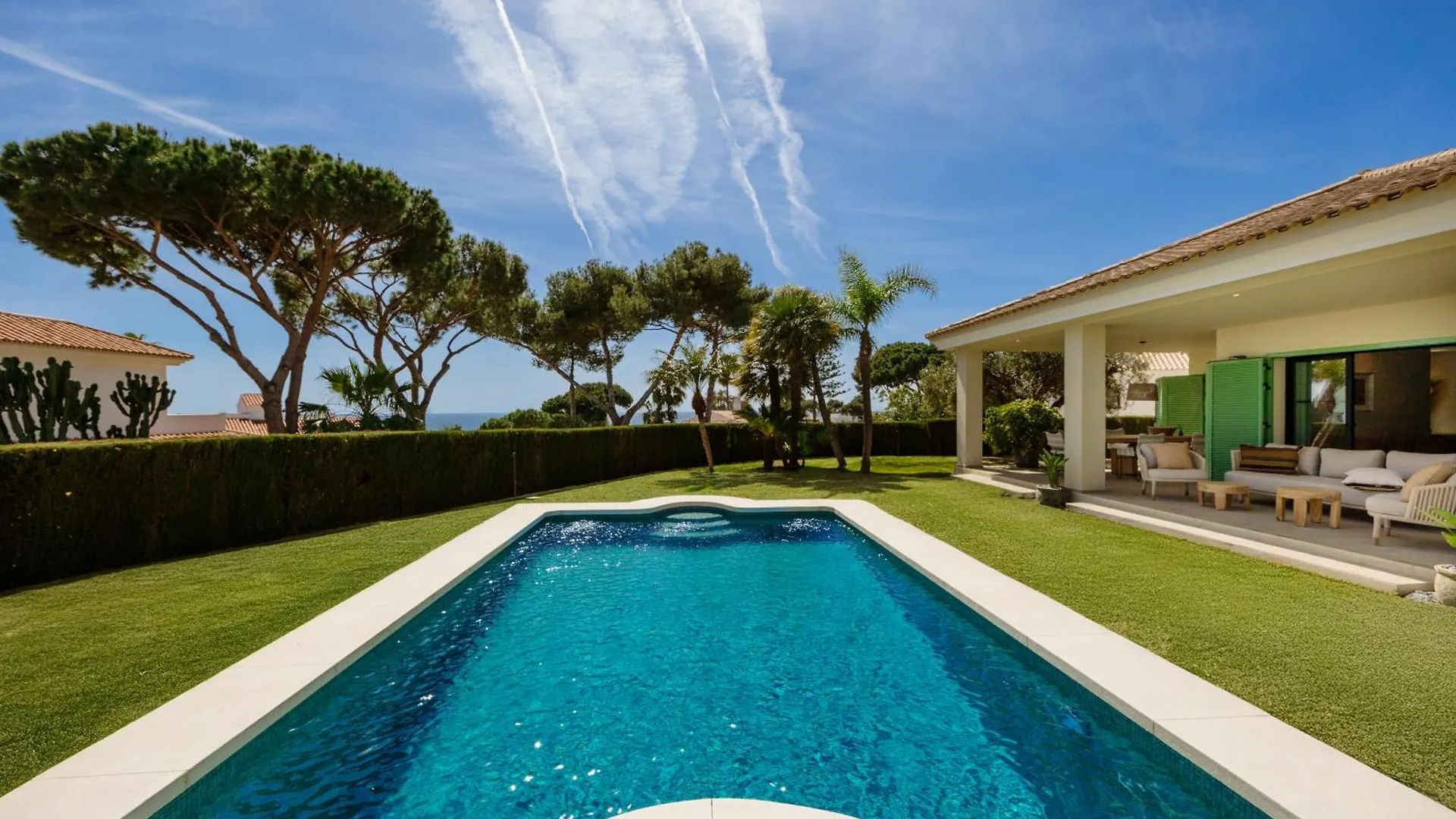 Villa Mediterranean Villa, On One Floor, With Private Heated Pool, Large Garden And Terrace And Close To The Sea, In La Cala De Mijas Spain